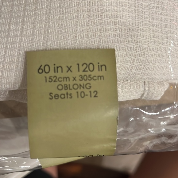 🍽NORITAKE COLORWWAVE COLLECTION SPILL PROOF TABLE LINENS 60”x120”. Like new! - Picture 4 of 4